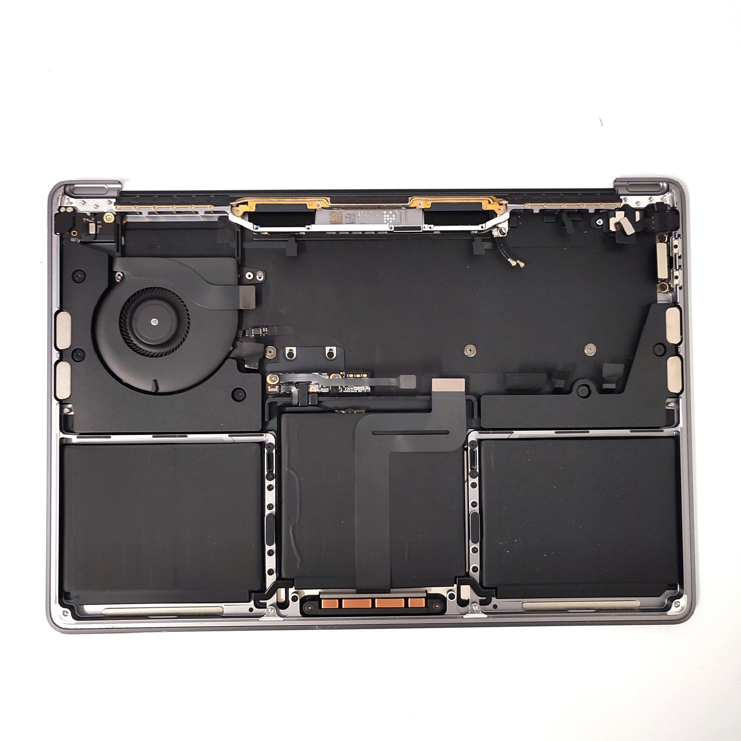 APPLE A2289 SPACE GRAY/PALMREST WITH BATTERY